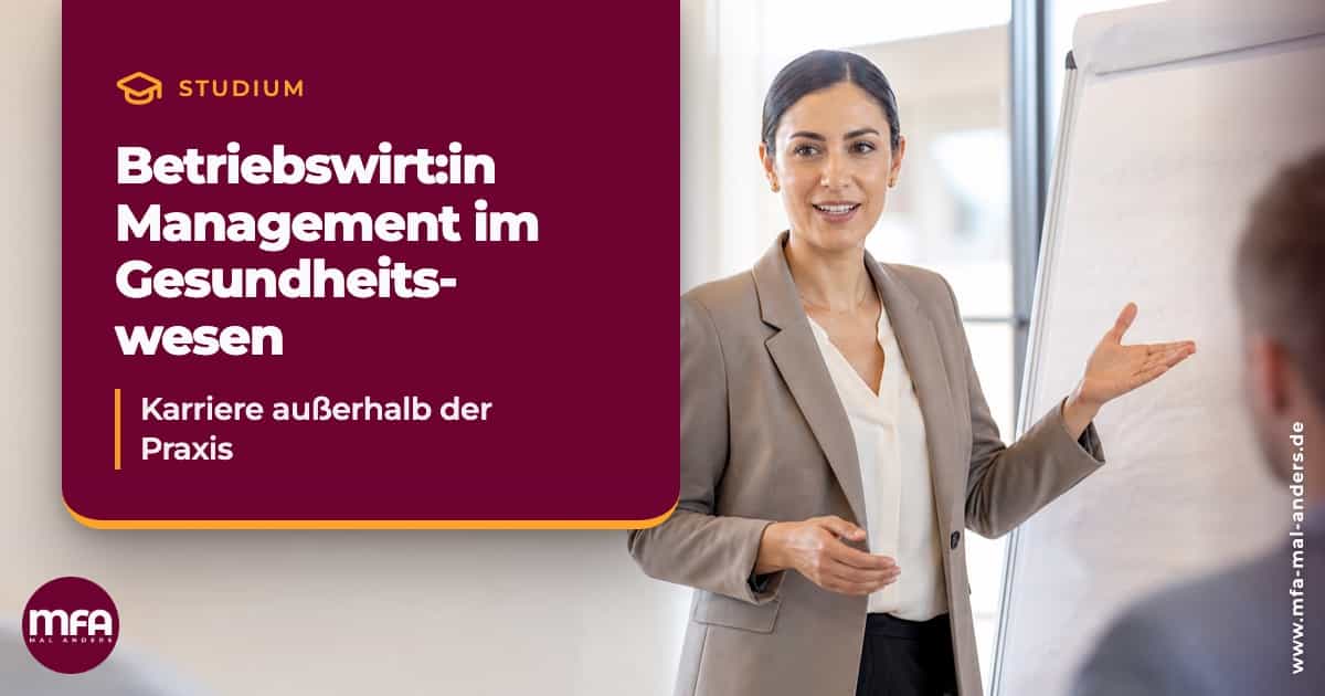 Studium Betriebswirt:in für Management im Gesundheitswesen - Betriebswirt:in steht vor Flipchart
